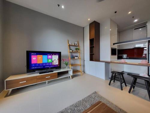 Arcoris Mont Kiara 18# Deluxe One Bedroom Balcony #1-2Pax Mont Kiara KL