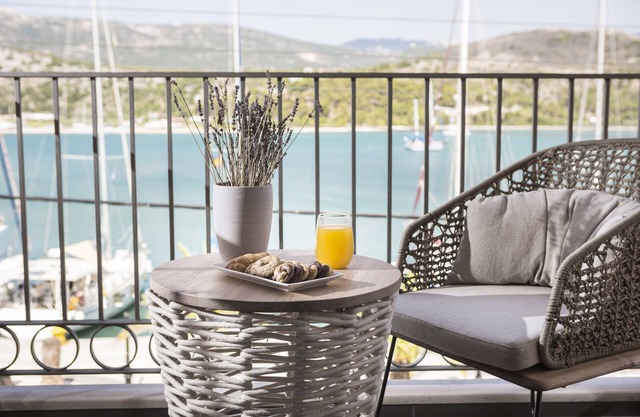 Argostoli Marina Suites