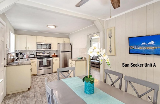 Arlington Bungalows-Sarasota 10 min to Siesta Key