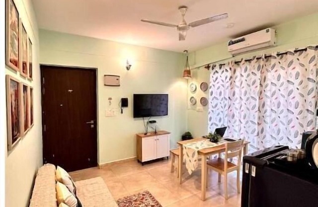 Around The World 1BHK w pool at Arpora by Slow Stays