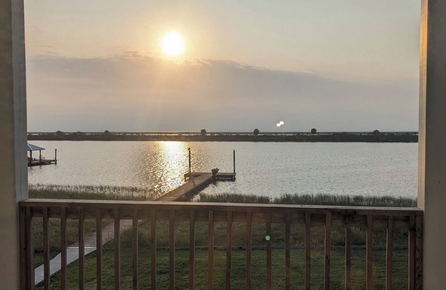 Arrive Early & Stay Late-Waterfront Luxury in Angler Bay