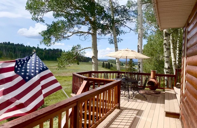 Arrowhead Sanctuary! Beautiful Cabin! Deck with Fire Pit & Incredible Views!