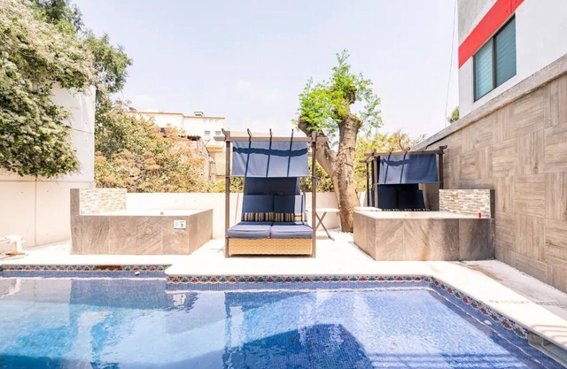 Art & Design Loft, 2 PRIVATE JACUZZIS, POOL, TERRACE AND GRILL!