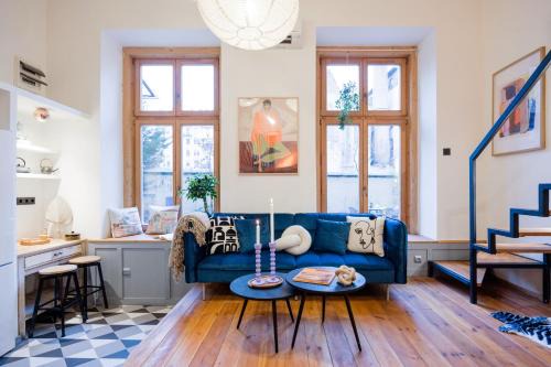 Art-Inspired 4BED 2BATH Gem by Fashion Street &Dohany