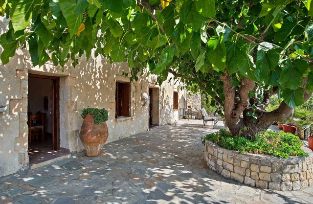 Artemis House stone cottage in historic Aptera village, Chania