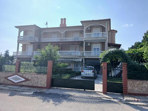 Artemis Villa
