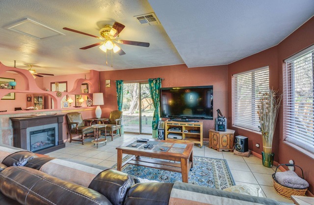 Artfully Decorated Cottonwood Home: Pets Welcome!