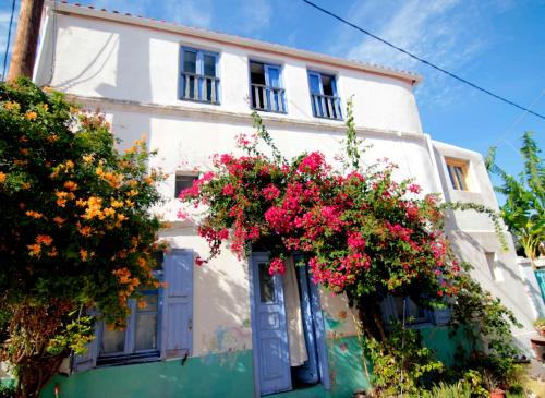 "Artistic home" The most beautiful Rhodian house