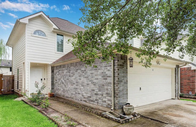 Artsy Home, Mins to Bellaire & Galleria, Sleeps 9, Family Friendly