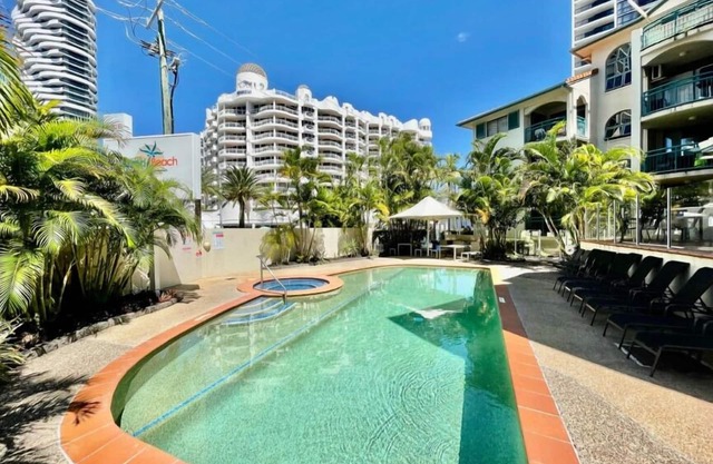 Aruba Beach One-Bedroom Apartment in the heart of Broadbeach!
