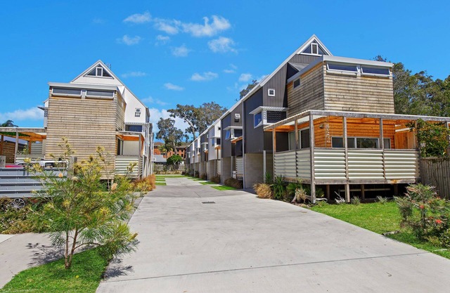 AS NEW ECO-FRIENDLY TOWNHOUSE