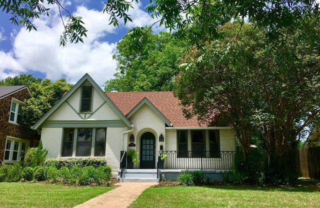 AS SEEN ON FIXER UPPER "THE BRICK HOUSE"