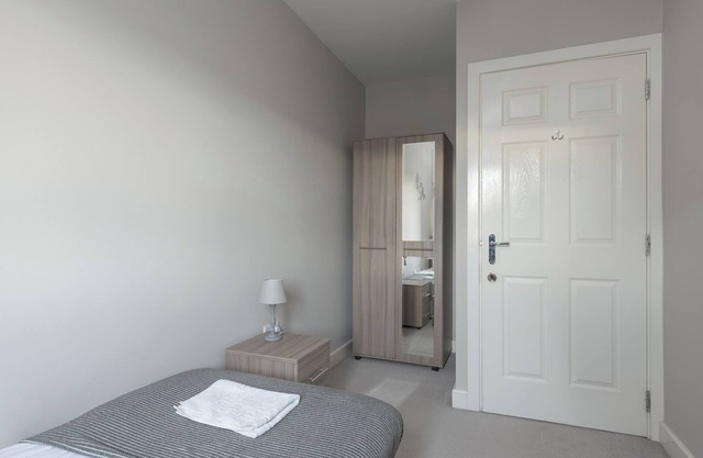 Ashland House - close to Stadium and Shopping Centre