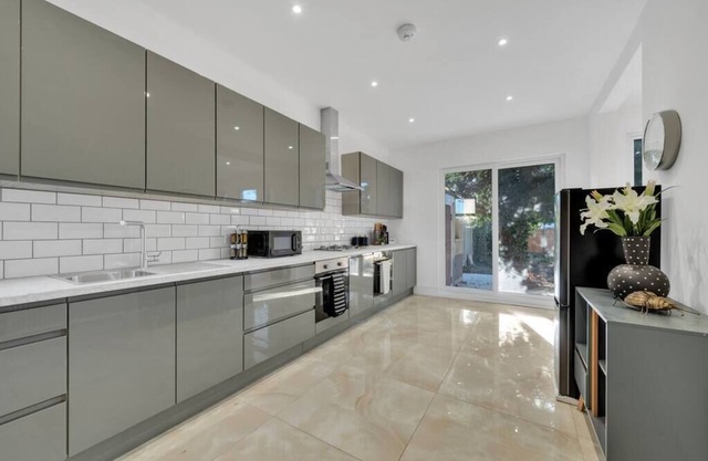 Astonishing 4BR House - Perfect for a Big Family
