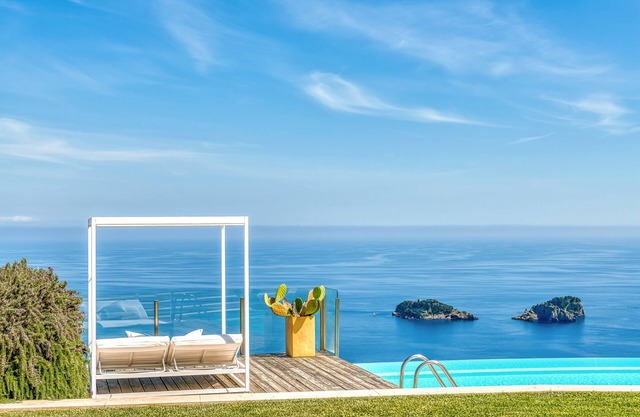 ASTONISHING VILLA AMAZING VIEW ON AMALFI COAST& LI GALLI ISLES