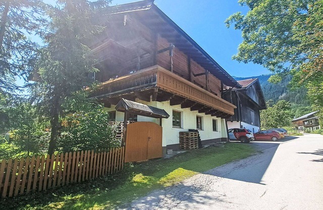 Lovely apartment for 6 people with WIFI, TV, balcony and pets allowed