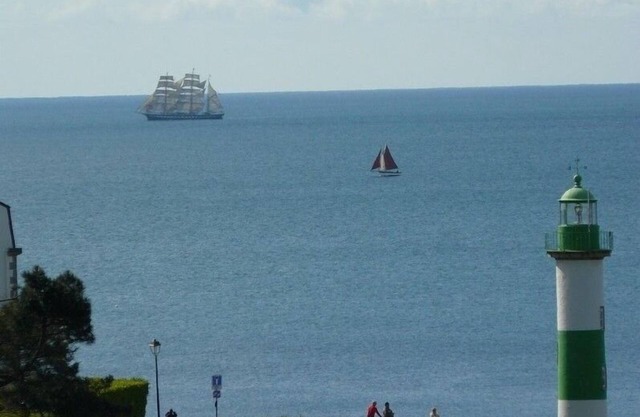 At the Port of DOELAN, Calm, 3*,LES GÎTES DE MONTSERRAT Camelia