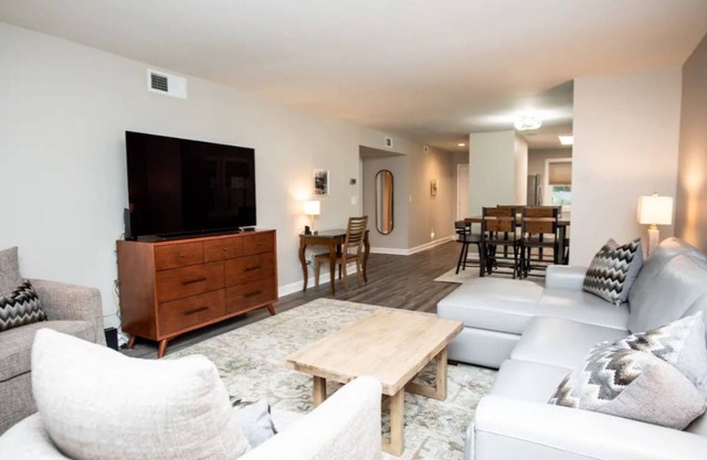 ATH Apple - Convenient to UGA & Downtown!