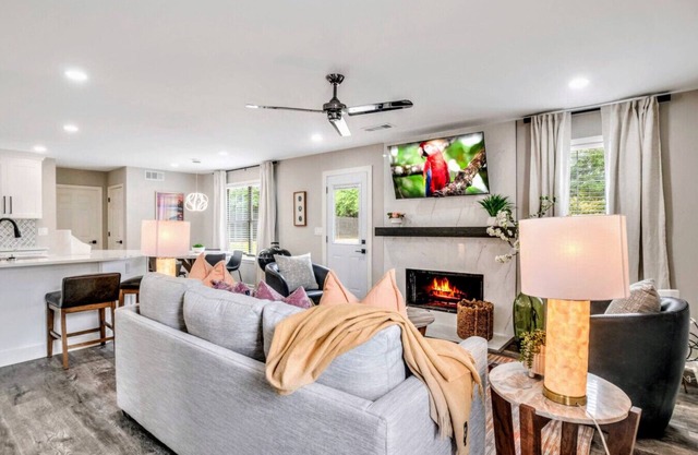 ATH-SupCLN-4BR, MBR w/Sitting Area, Fenced (CLV)
