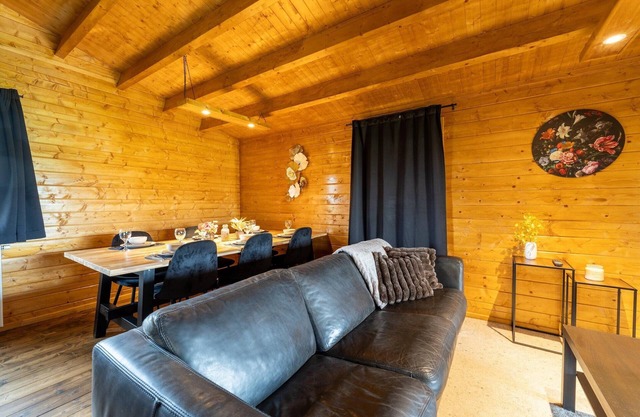 Atmospheric chalet in a small holiday park
