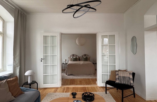 Atmospheric Corner Apt in Hip Area Near Everything