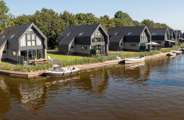 Atmospheric sustainable villa in Balk with jetty