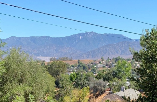 Attached apartment rural Redlands neighborhood, 5 miles from historic Redlands