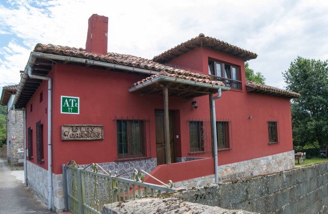 Attic apartment recently renovated and with land for exclusive use