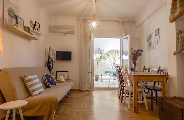 Attikis-Cozy Apartment Athens Center
