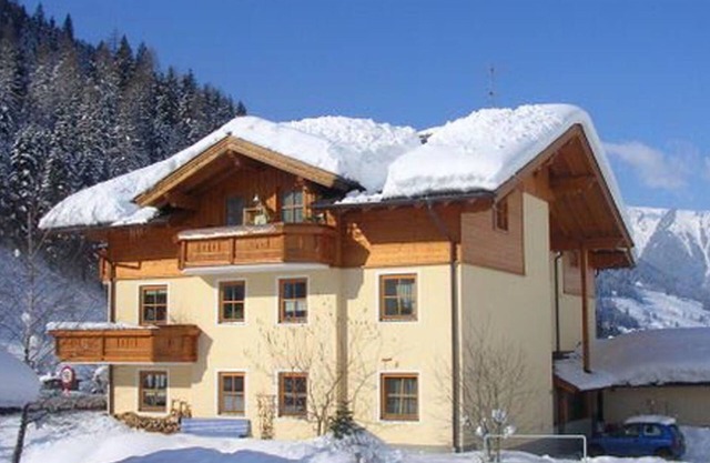 Attractive apartment with two balconies
