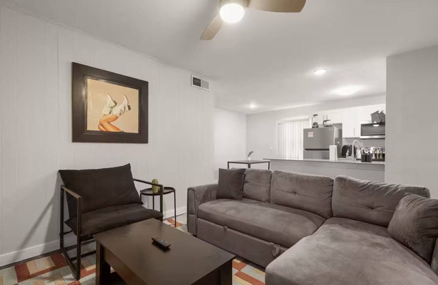 ATX Casa Norte BnB ~ Near Hyde Park & UT Campus