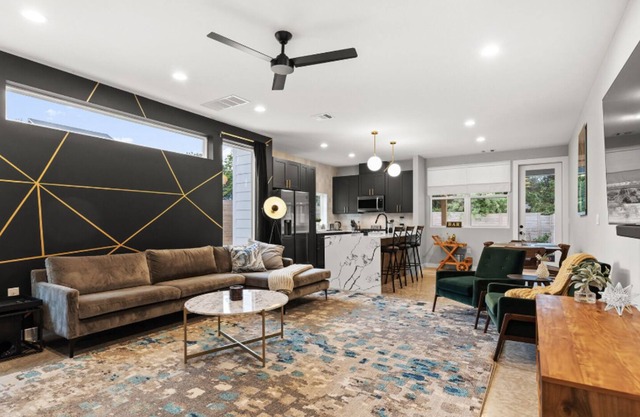 ATX Luxury Retreat - Sleeps 6, Updated, NEW!