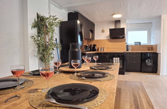 Au bon Endroit ! Maison de Ville de 100 m² au Pied du Rocher D'aiguilhe