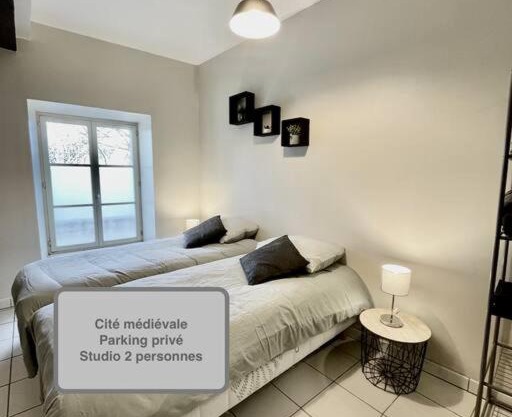 *Au centre de la ville haute G* ZEN LOC 6