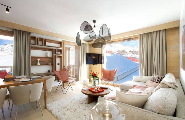 Au pied des pistes ! Vue imprenable + piscine