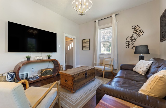 Aug 20% Off! 3BR Near Fashion Week w/Fenced Yard