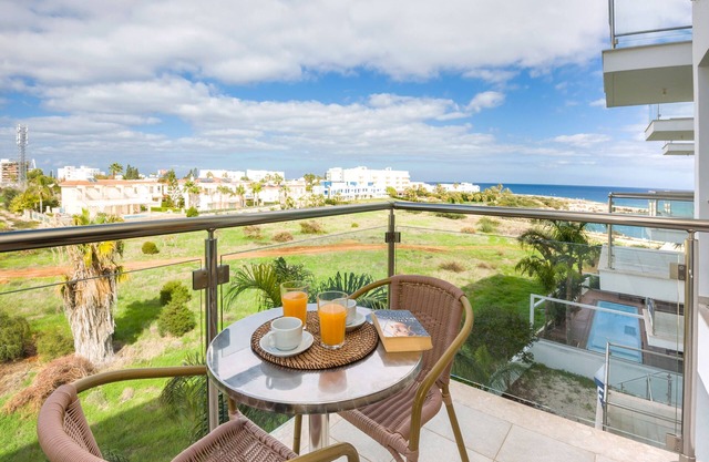Austin - Coralli BeachFront, Sea View Apartment