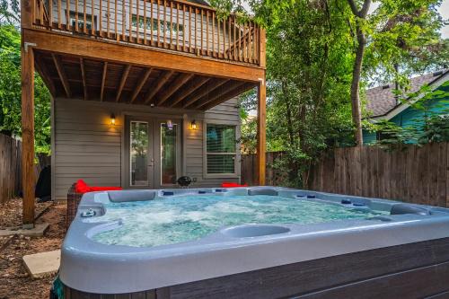 Austin Retreat Hot Tub and Relaxing Patio