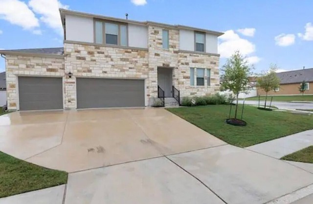 Austin Special- House with 5 Bedrooms with 5 Queen Beds.