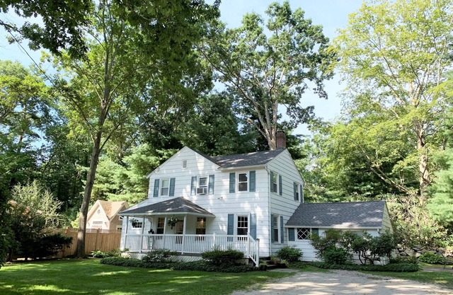 Available August 7- 30th. Length of stay can be flexible!
