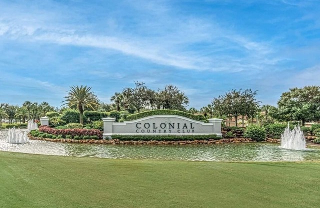 Available January 2026- 2 bd/2 bath Condo- Fort Myers private Country Club