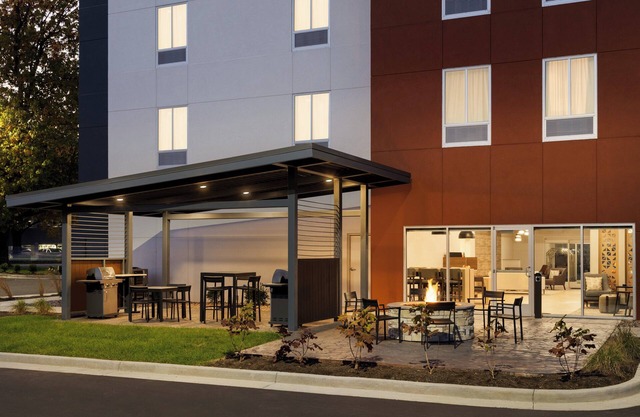 avid hotel Coralville Iowa City by IHG