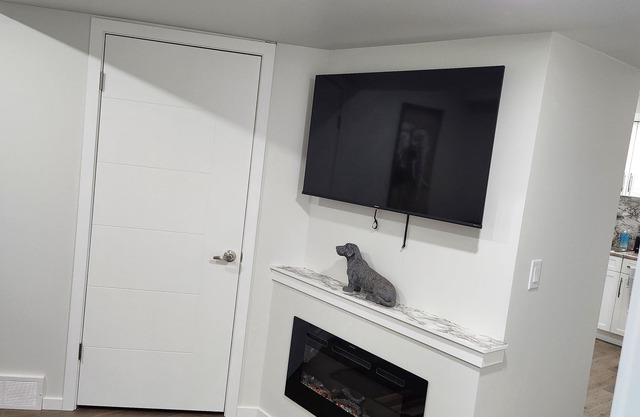 Avocado Executive Suite 1