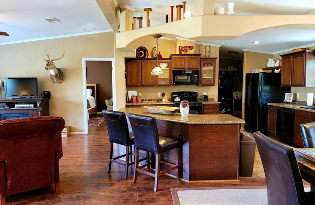 Away From it All; Heart of the Hill Country! The Wind Chime Ranch Guesthouse
