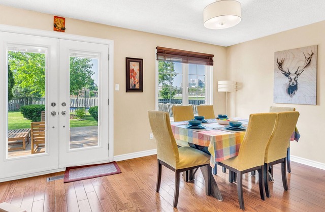 Awesome 4BR in Brampton ~ Spacious Family Retreat