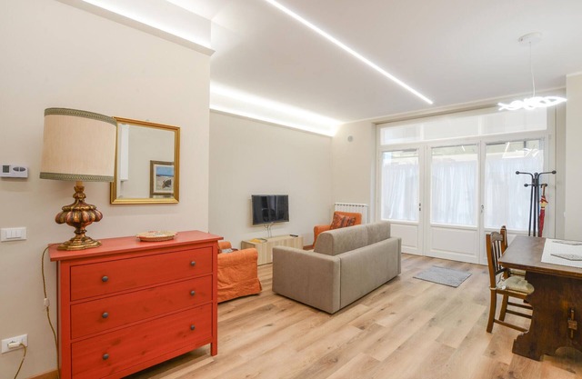 Awesome apartment in Camaiore with WiFi