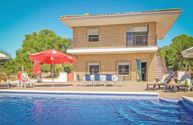 Awesome home in Almodóvar del Río