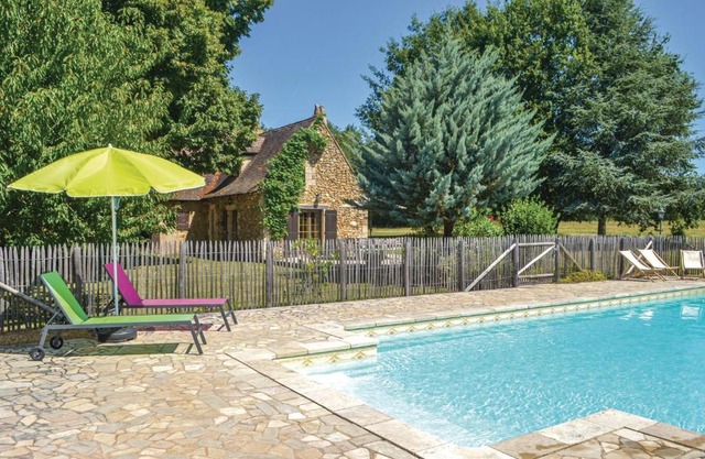 Awesome Home In Campsegret