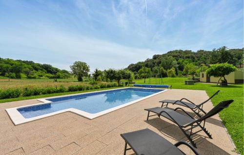 Awesome Home In Donja Pacetina