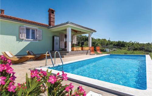 Awesome Home In Koromacno With Wifi